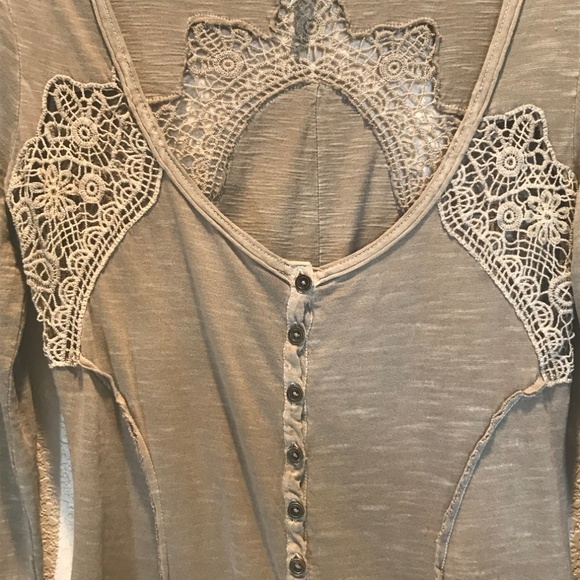 Free People Crochet Detail V Neck Henley Top - Picture 4 of 7